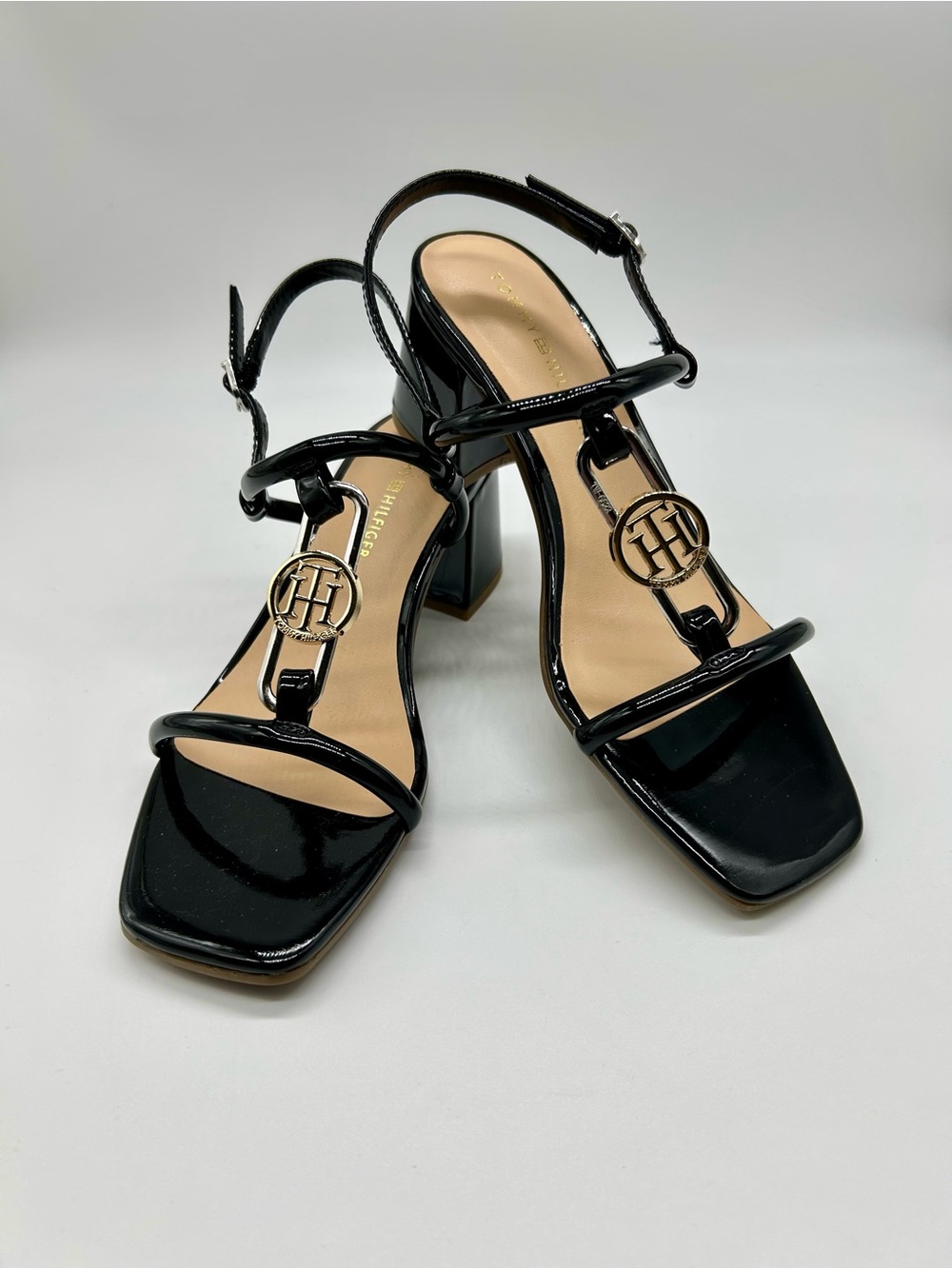 Tommy Hilfiger “Cones” Black Patent T-Strap Block Heel Sandals NIB Size 8